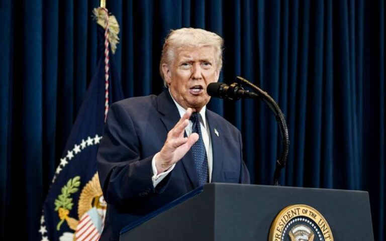 صدر ٹرمپ پیر کو اوول آفس میں فوجی حکام کے ساتھ میڈیا سے گفتگو کریں گے، اہم فیصلے متوقع