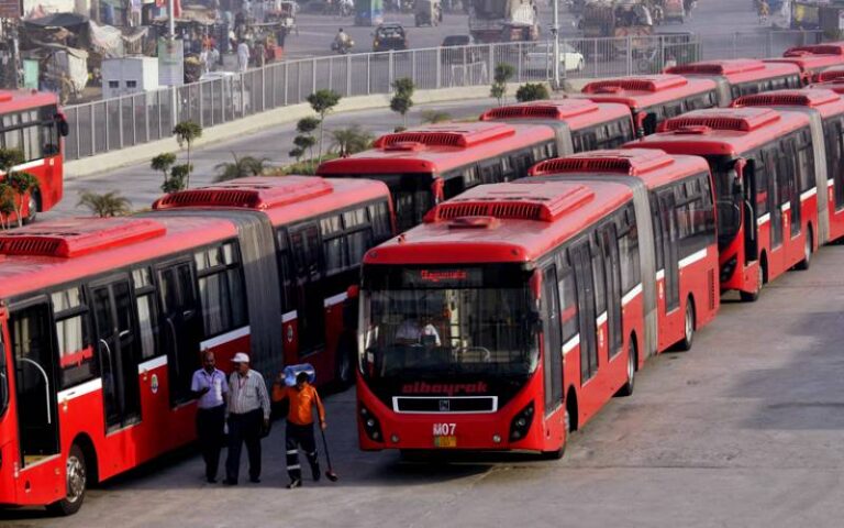 اسلام آباد اور راولپنڈی میں سکیورٹی سخت، میٹرو بس اور ٹرانسپورٹ بند