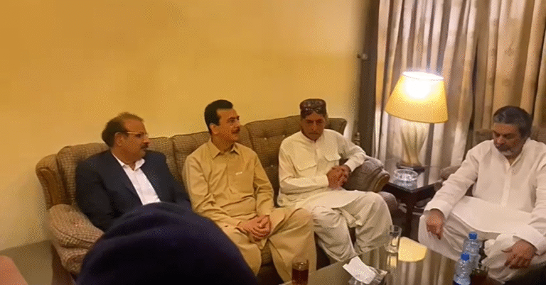 ’پاکستان نے عالمی جنگ رکوا دی‘: چیئرمین سینیٹ یوسف رضا گیلانی کا اسلام آباد مذاکرات کو ملکی تاریخ کی سب سے بڑی کامیابی قرار