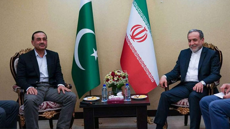 فیلڈ مارشل عاصم منیر کی عباس عراقچی سے ملاقات، ایران امریکا مذاکرات پر تبادلہ خیال