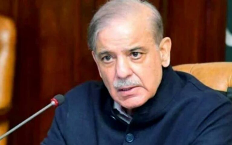 پاکستان کے دفاع پر کوئی سمجھوتہ نہیں ہوگا: وزیراعظم کا یومِ تکبیر پر واضح پیغام