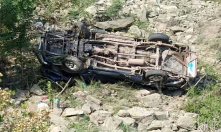 سوات میں گاڑی گہری کھائی میں جا گری، 11 افراد جاں بحق، 5 زخمی