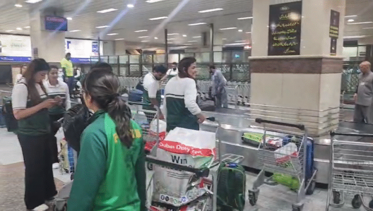 پاکستان ویمنز ٹی ٹوینٹی ورلڈ کپ میں شرکت کے بعد ٹیم وطن واپس پہنچ گئی