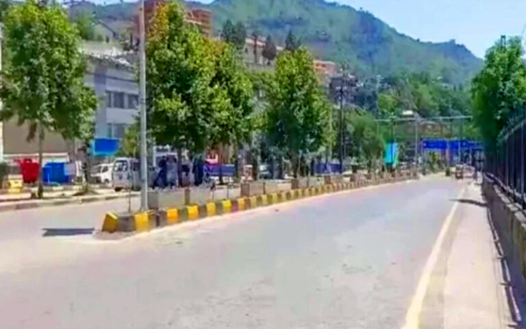 آزاد کشمیر: 9 جون کی ہڑتال کی کال، انٹرنیٹ معطل، معمولات زندگی متاثر