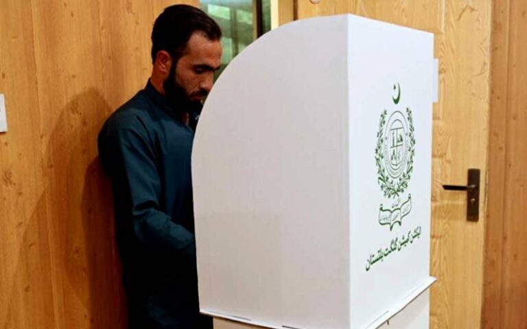 گلگت بلتستان انتخابات: پیپلز پارٹی 10، آزاد امیدوار 7 اور ن لیگ 4 نشستوں پر کامیاب