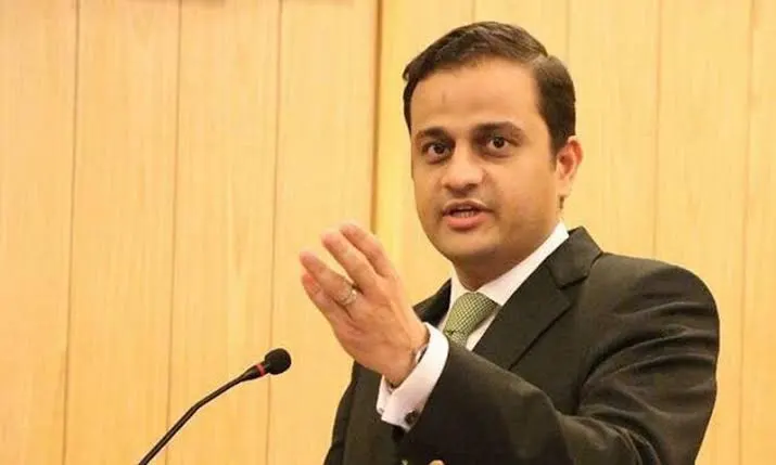 شہر قائد میں سڑکوں، پلوں، فلائی اوورز کی تعمیر و بحالی جاری رہی گی: میئر کراچی