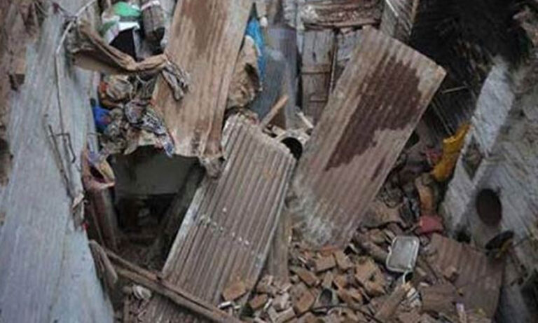 اٹک میں بارش نے دو خاندان اجاڑ دیئے، دیوار اور کچی چھت گرنے سے 3 افراد جاں بحق، 5 بچے زخمی