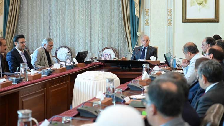 ایف بی آر نے تاریخی ریونیو ہدف حاصل کیا، اصلاحات کا عمل مزید تیز ہوگا: وزیراعظم