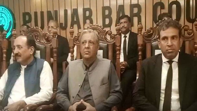 28 ویں ترمیم آناً فاناً نہیں، مشاورت سے آئے گی: اعظم نذیر تارڑ