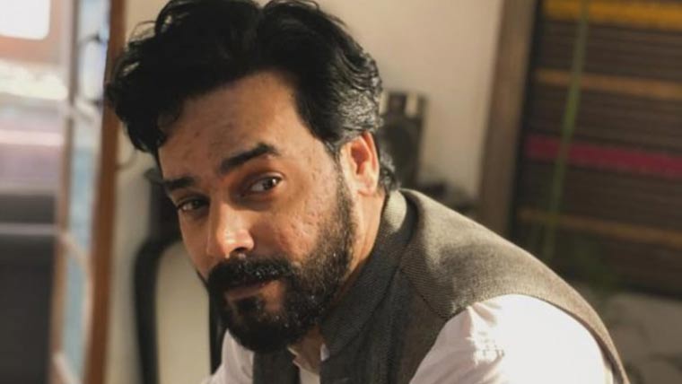 گوہر رشید کی عورت مارچ کے بعض پوسٹرز پر تنقید