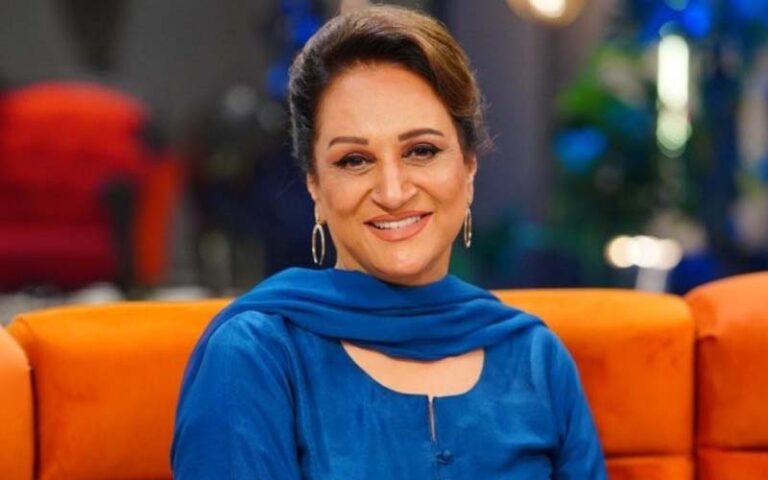 ’میری عمر پر تنقید چھوڑ کر کچھ نیا سوچیں‘ بشریٰ انصاری کا ناقدین کو مشورہ