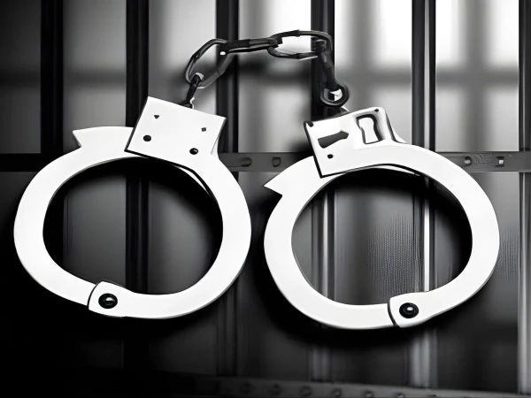 یونین کونسل کے صدر کا قتل اور دو افراد زخمی، قاتل کو لانے والا بائیک رائیڈر گرفتار