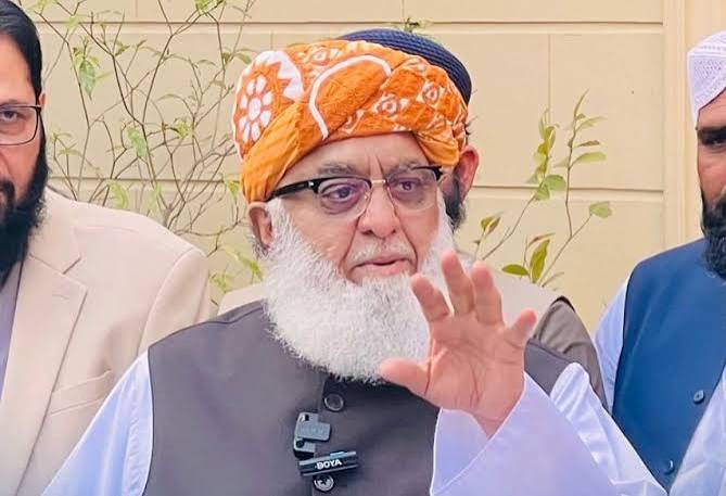 مولانا فضل الرحمان کا عوامی ایکشن کمیٹی کے نام اہم پیغام، اگلے اقدامات چند روز کے لیے مؤخر کرنے کی اپیل
