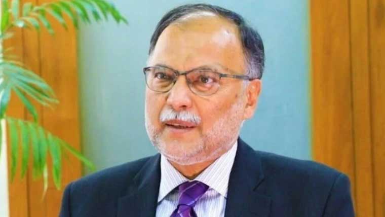 یومِ آزادی ہمارے لئے خوشی، شکرگزاری، فخر اور عزم کی تجدید کا دن ہے: احسن اقبال