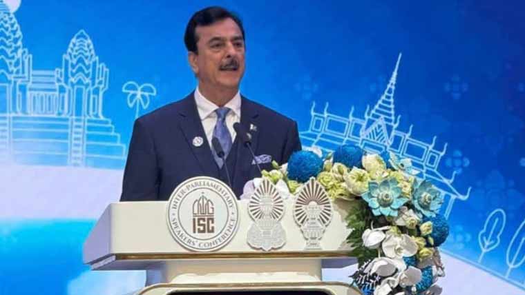 یوسف رضا گیلانی کا دورہ کمبوڈیا، عالمی مسائل کے حل کیلئے پارلیمانی کردار پر زور