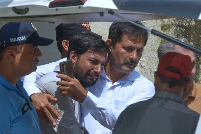 سانحہ پمز ہسپتال: جاں بحق ہونے والے 14 بچے سپرد خاک، ہر آنکھ اشکبار
