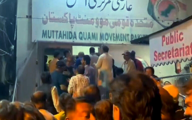 خالد مقبول اور مصطفیٰ کمال گروپس کے کارکنوں کے درمیان تصادم، فائرنگ اور بھگدڑ، متعدد کارکنان زخمی