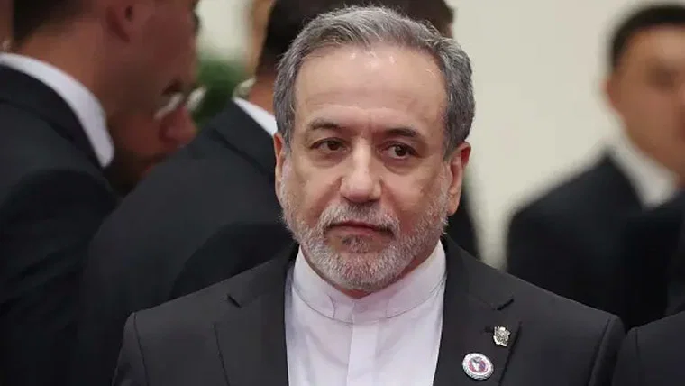 ایران کی خودمختاری کی خلاف ورزی پر اسلامی ممالک ذمہ دارانہ ردِعمل دیں: عراقچی