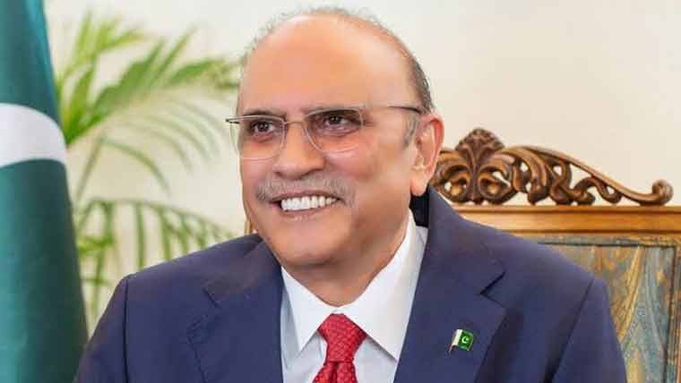 برطانیہ میں فلائٹ آپریشن متاثر، صدر مملکت کی پرواز تاخیر کا شکار