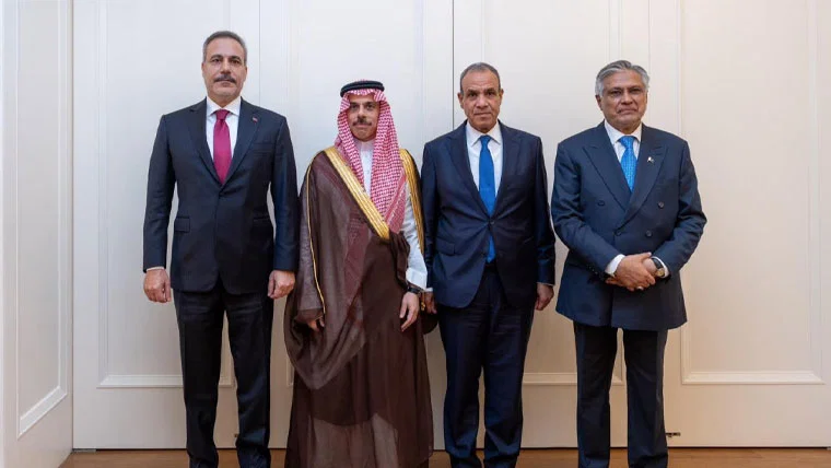 اسحاق ڈار کی نیویارک میں اہم ملاقاتیں، اسلام آباد یادداشت پر عمل درآمد پر زور