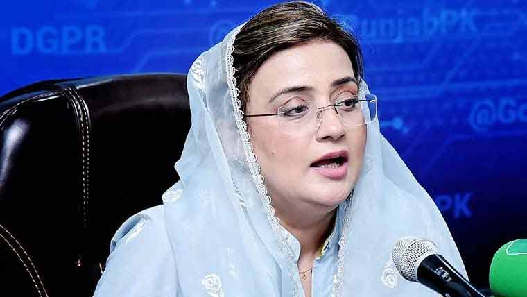 عظمیٰ بخاری کا پی ٹی آئی مارچ ملتوی ہونے پر طنزیہ تبصرہ، مزاحیہ پوسٹر شیئر