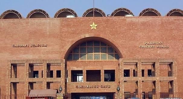 ٹیسٹ اسکواڈ میں رضوان اور امام الحق کے انتخاب پر پی سی بی کا سلیکشن کمیٹی کو نوٹس، 24 گھنٹے میں جواب طلب