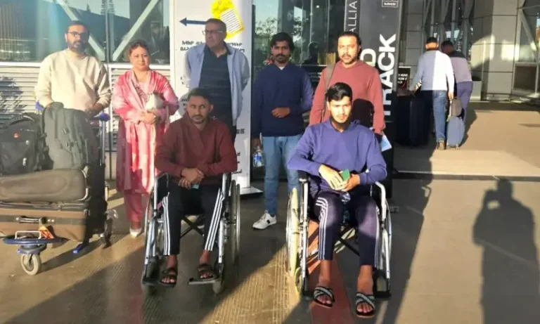 صومالیہ بحری قزاقوں کے حملے میں جاں بحق پاکستانیوں کی میتیں اور زخمی کراچی منتقل، تھرڈ انجینئر کی نمازِ جنازہ ادا