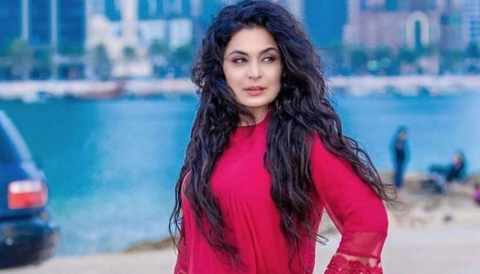 اداکارہ میرا کو کینیڈا بارڈر سے ڈیپورٹ کردیا گیا