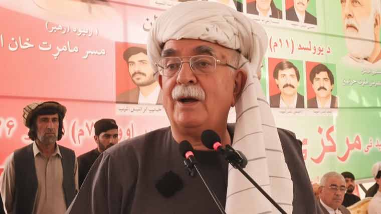 عمران سے ملاقات کے بغیر مذاکرات آگے نہیں بڑھ سکتے: محمود اچکزئی