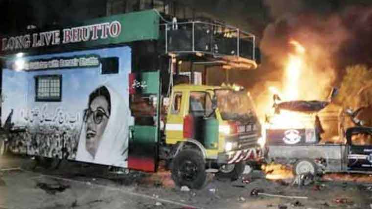 سانحہ کارساز کو 19 برس بیت گئے، المناک واقعہ کا دکھ آج بھی تازہ